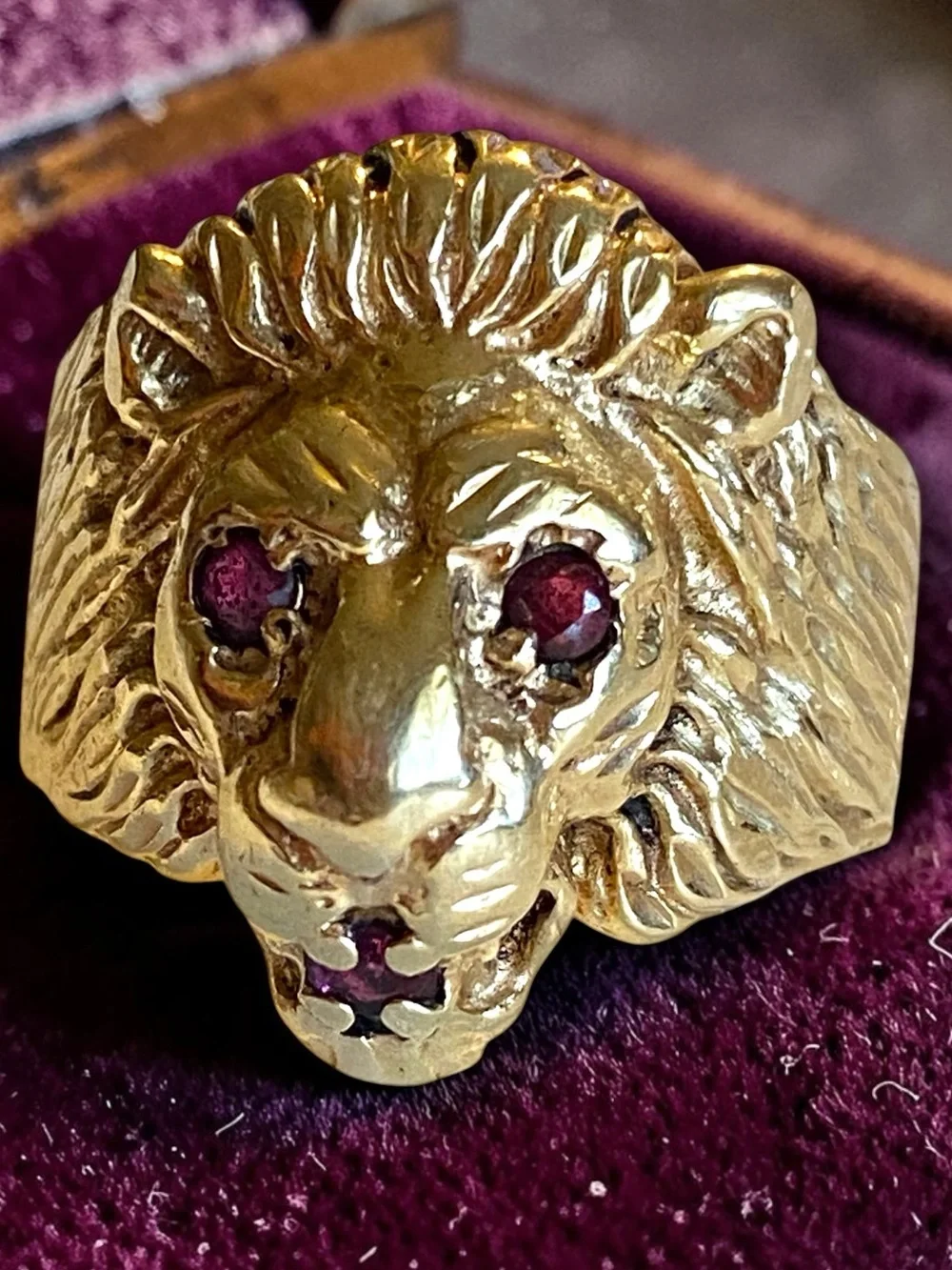 MENS Estate Custom 14k Yellow Gold Ruby Eye LION HEAD Ring Size 9